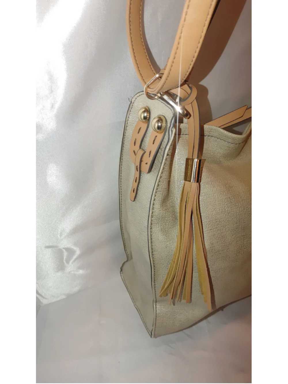 Sondra Roberts bagkey material features